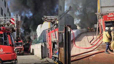 İstanbul'da fabrika yangını!