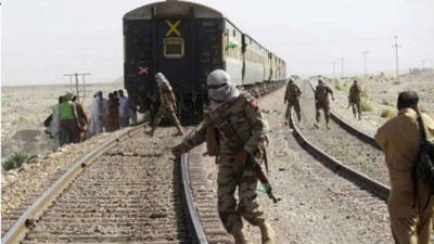 Pakistan’daki tren saldırısı! Can kaybı yükseliyor