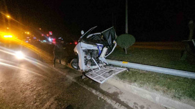 Kâğıt gibi ezildi! Kaza yapan araçtan bu görüntü kaldı