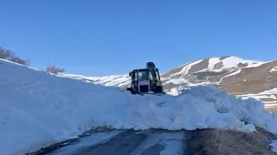 Posof’ta yola çığ düştü! Kapanan yol yeniden ulaşıma açıldı...