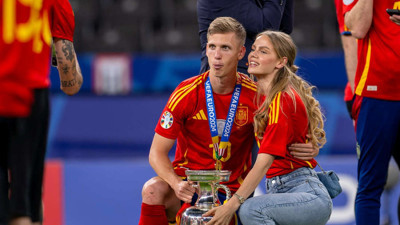 Sosyal medyanın parlayan yıldızı aşkı için Barcelona'da