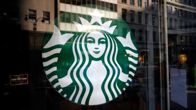 Starbucks kahvesi üzerine dökülen kurye milyoner oldu! Yok böyle bir tazminat!