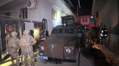 Bakan Yerlikaya duyurdu: 4 ayrı suç örgütüne operasyon, 79 şüpheli yakalandı