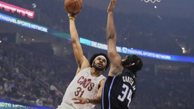 Cavaliers'ın galibiyet serisi Magic karşısında son buldu