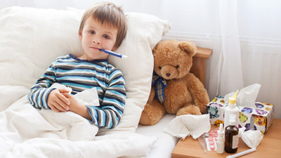 Gece acile koşmayın! Çocuklarda ateşi yönetmenin yolları