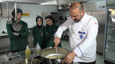 İftara hazırlık yapamayanların iftarı lise öğrencilerinden