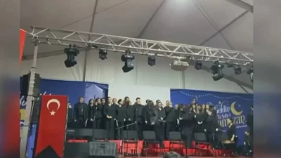 İftar çadırında sahne çöktü