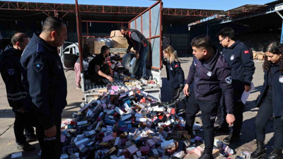 Antalya’da 2 bin adet sahte parfüm ele geçirildi