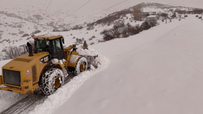 Erzincan’da kar kalınlığı 40 santimetreyi buldu! 524 köy yolu kapandı: Ekipler alarmda