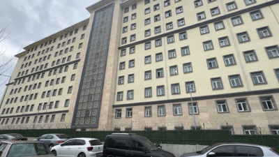 Büyük skandal! Kız yurduna girip dehşet saçtı