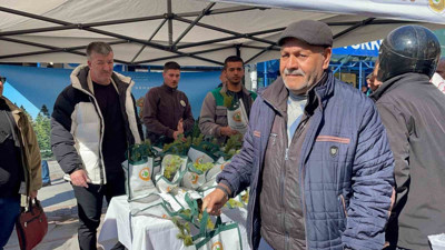 Edirne’de çam fidanı dağıtıldı