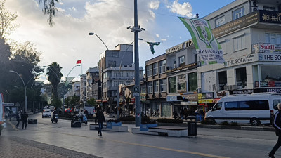 Manavgat’ta şiddetli fırtına! Elektrik direkleri devrildi