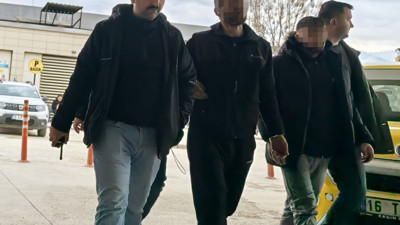 Firari hükümlüler yürüyüşte yakalandı