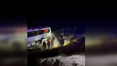 Feci kaza! Otobüs şarampole düştü! Ölü ve yaralılar var