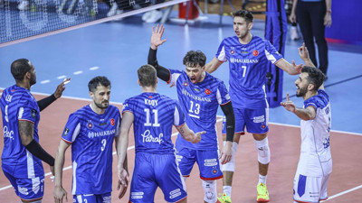 AXA Sigorta Kupa Voley'de ilk finalist Halkbank