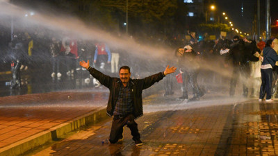 Antalya'daki protestolara TOMA müdahalesi: 25 gözaltı