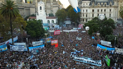 Arjantin'de 49 yıl önceki askeri darbe nedeniyle yürüyüş düzenlendi