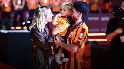 Ünlü futbolcunun eşinden tencere tavalı paylaşım