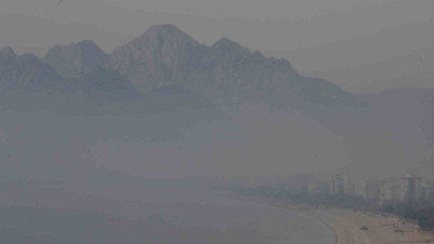 Meteoroloji uyarmıştı: Toz taşınımı etkili oldu, görüş mesafesi düştü