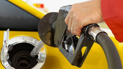 Bugün motorine geldi yarın otogaza zam geliyor. Dün benzine yapılmıştı