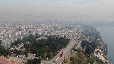 Meteoroloji "maske" uyarısı yapmıştı! Gökyüzü sarardı, dronla görüntülendi