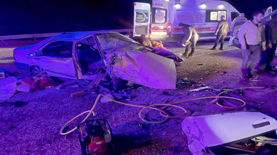 Erzurum'da feci kaza! Kafa kafaya çarpıştılar: Yolcu hayatını kaybetti