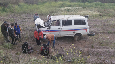 Aydın'da kaza! Minibüs şarampole yuvarlandı