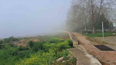 Bursa İznik'te göl sisle kayboldu!