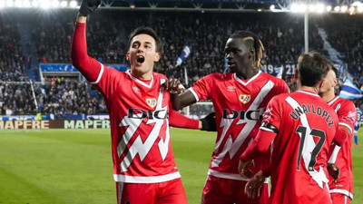 Alavés evinde yıkıldı: Rayo Vallecano, Avrupa yolunda