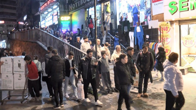 Ucuz baklava kuyruğu metrelerce uzadı