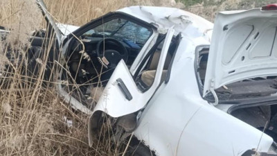 Lastiği patlayan otomobil şarampole yuvarlandı: 1 yaralı