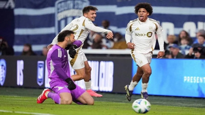 Cengiz Ünder ilk golünü attı