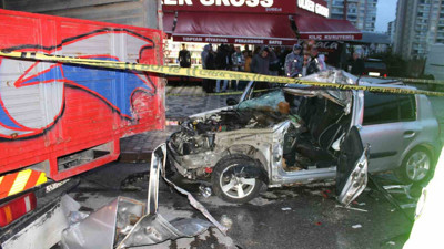 Kayseri’deki kazada otomobil hurdaya döndü! 1 ölü 1 yaralı