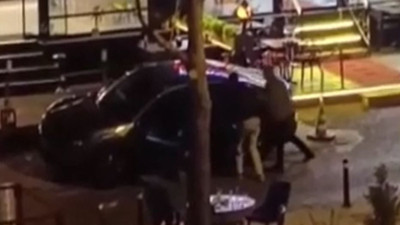 Dükkan sahibi yerine müşteriyi öldürdüler