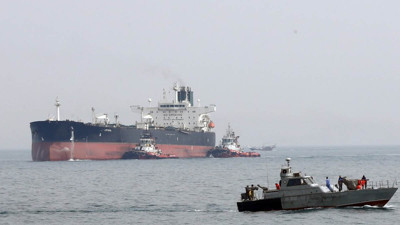 Basra körfezinde kaçak akaryakıt operasyonu! 3 milyon litre akaryakıt ele geçirildi