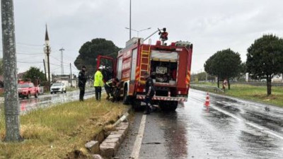 Kazadan dönen itfaiye aracı kaza yaptı