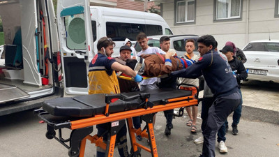 Tekirdağ'da ehliyetsiz sürücünün otomobille çarptığı yaya yaralandı