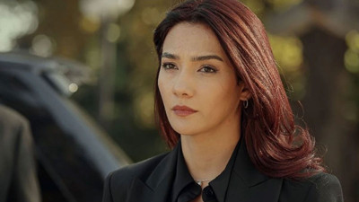 Zeki Demirkubuz'dan Aybüke Pusat'a teklif!