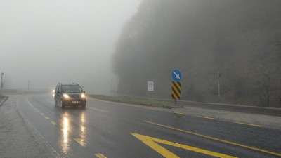 Bolu Dağı’nda sis alarmı! D-100’de görüş mesafesi düştü…