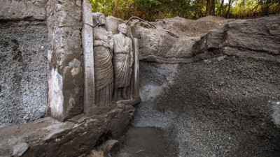Pompeii'de tarihi keşif: 2000 yıllık muhteşem heykeller bulundu!