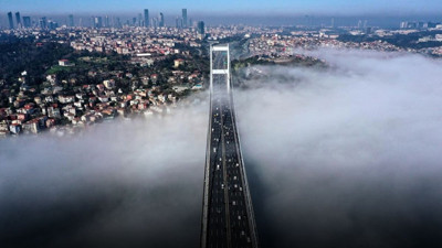 İstanbul'da yoğun sis! Göz gözü görmüyor