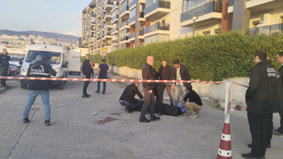 İzmir’de eski nişanlı dehşeti! 2 ölü 1 yaralı