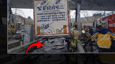 İstanbul'da korkunç kaza! Otomobil TIR'ın altına girdi, 4 kişi hayatını kaybetti