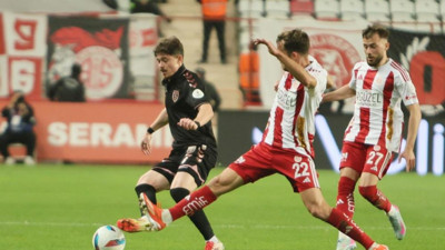 Emre Belözoğlu'lu Antalyaspor evinde Samsunspor'u devirdi