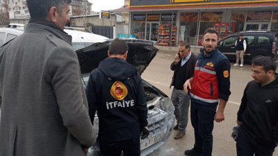 Seyir halindeki aracın motoru bir anda alev aldı