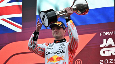 Verstappen Japonya'da rekor kırarak zafere ulaştı