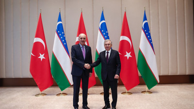 Özbekistan Cumhurbaşkanı Mirziyoyev TBMM Başkanı Kurtulmuş'u kabul etti