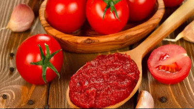 Ünlü markanın salçaları boyalı çıktı! Utanmadan bir de reklamını yaptılar