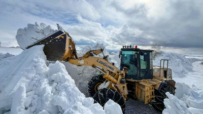 Çığ nedeniyle 4 aydır kapalıydı: Yol yeniden açıldı