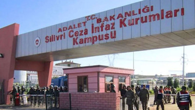 Cezaevinde korkunç iddia! Teröristsin diyerek boğmaya çalıştı